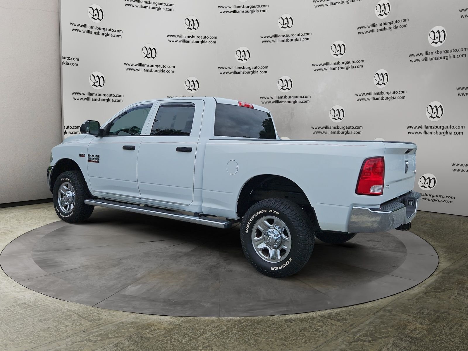 Used 2017 RAM 2500 Tradesman w/ Chrome Appearance Group AWD/4WD image 3