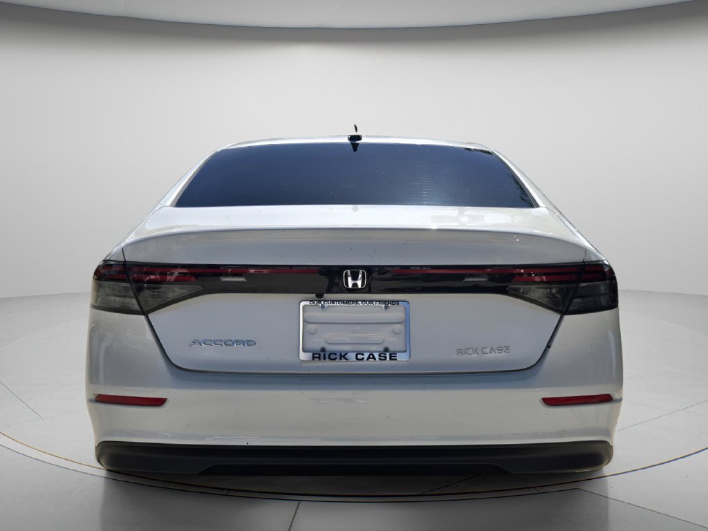 Certified 2025 Honda Accord SE image 6