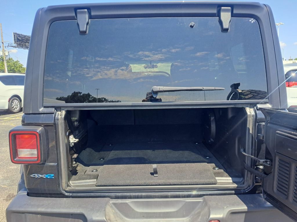 Used 2023 Jeep Wrangler Unlimited image 24
