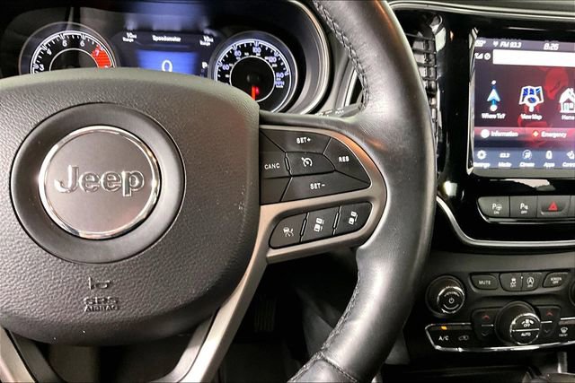 Used 2019 Jeep Cherokee Overland w/ Technology Group AWD/4WD image 11