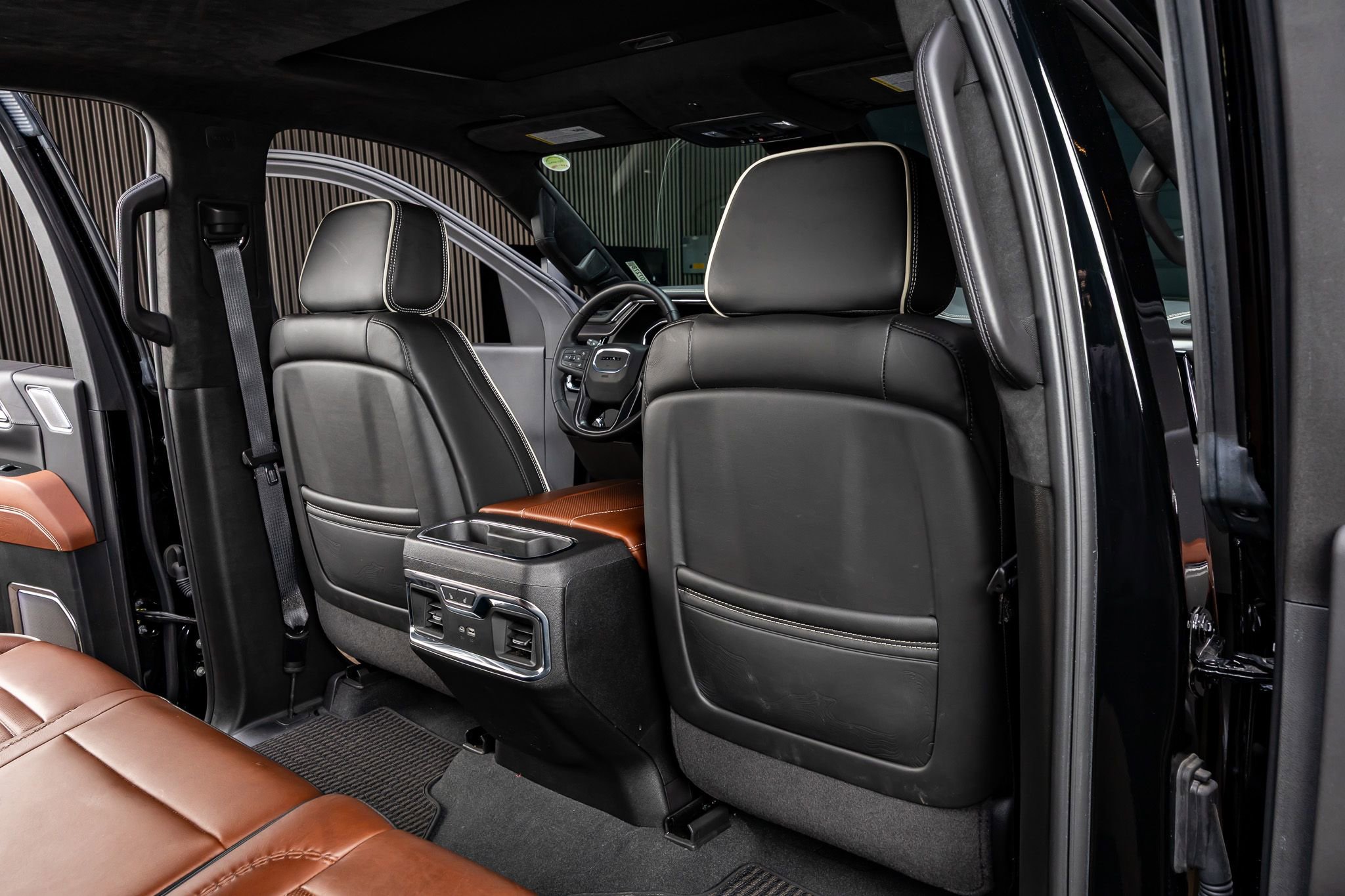 Used 2024 GMC Sierra 3500 Denali Ultimate image 32