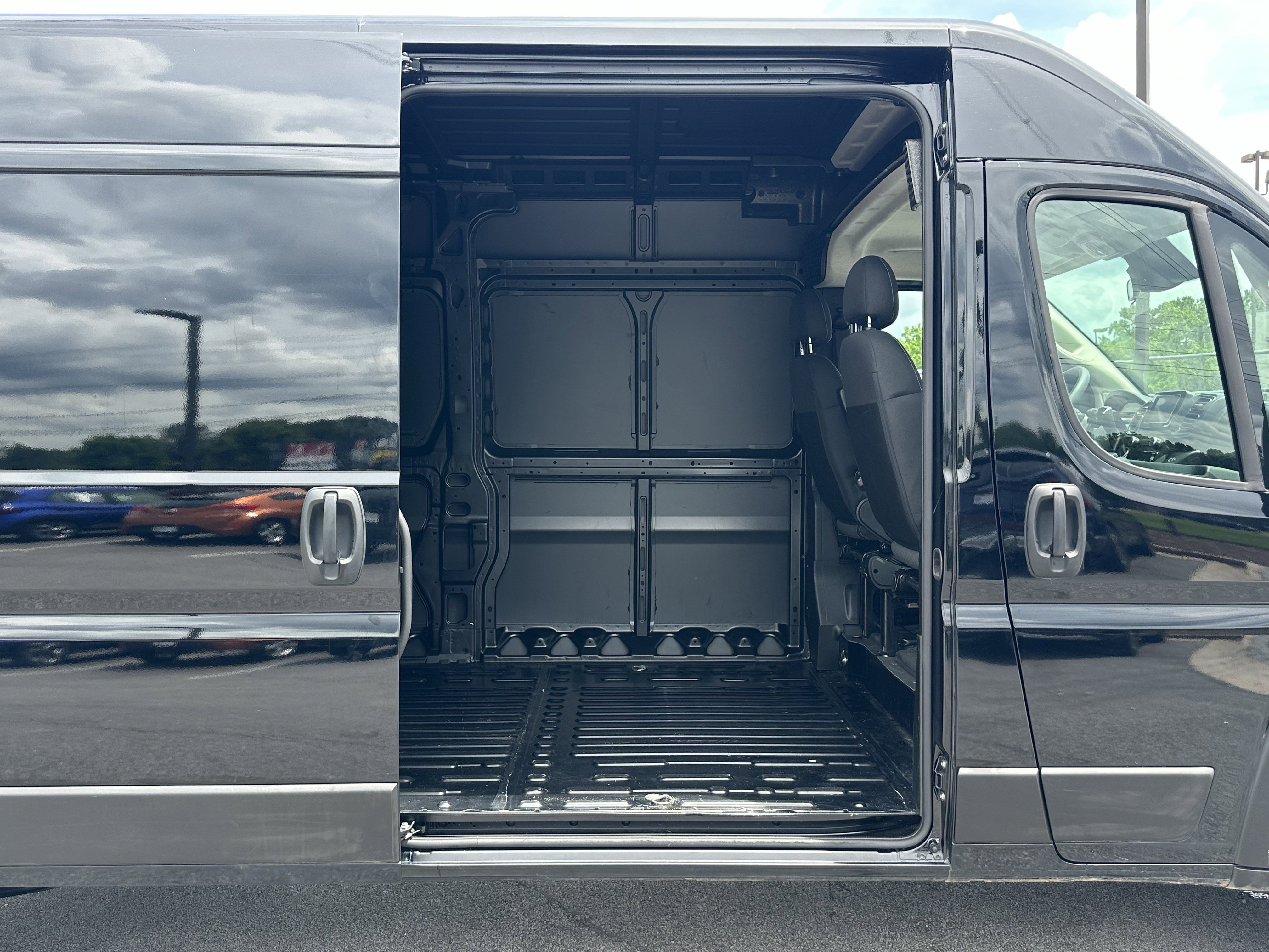 Used 2025 RAM ProMaster 2500 FWD image 15