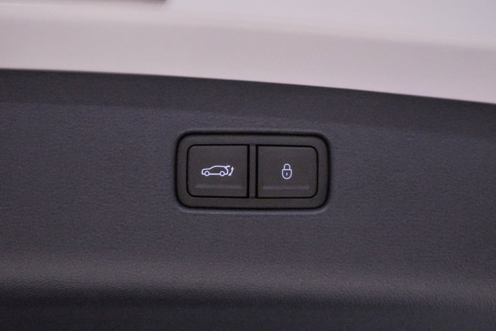 Certified 2025 Genesis GV70 3.5T Sport image 27