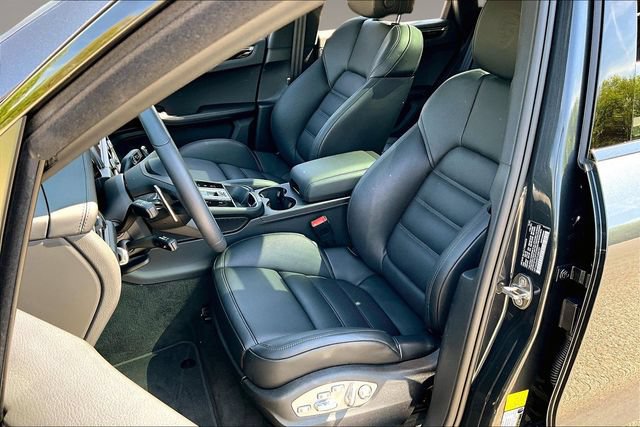 Used 2026 Porsche Macan AWD/4WD image 20