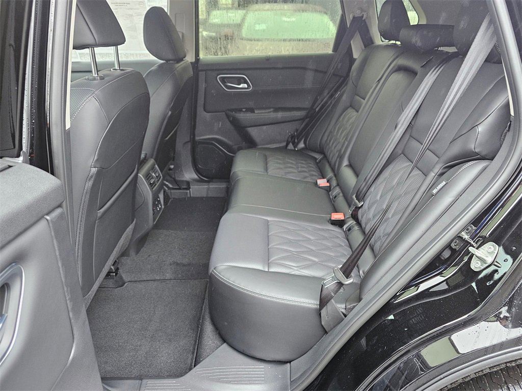 New 2026 Nissan Rogue Platinum image 13