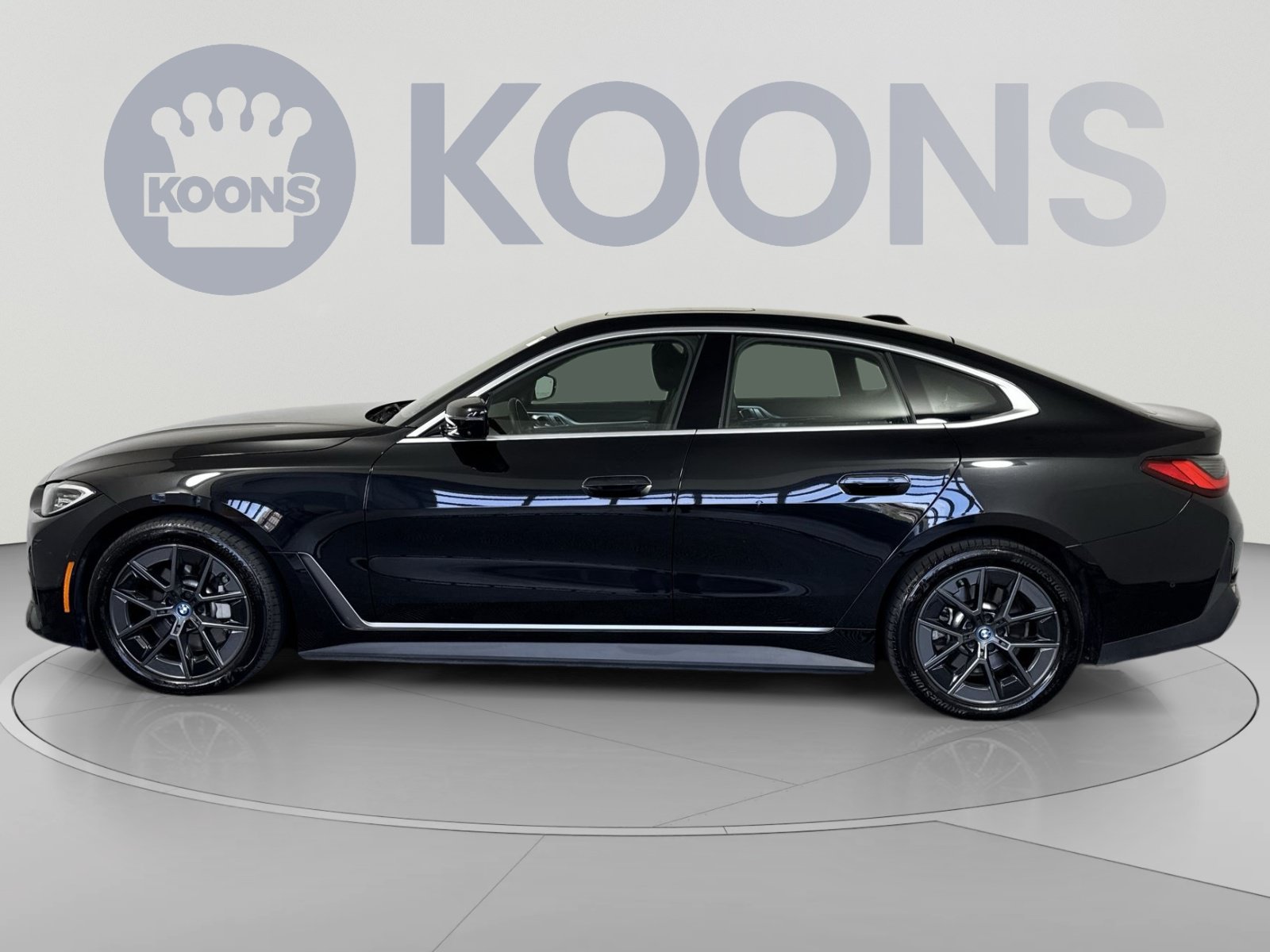 Used 2023 BMW i4 eDrive40 RWD image 2