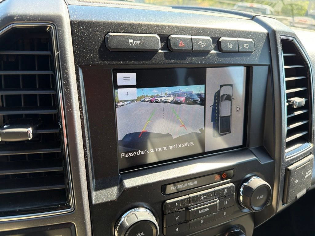 Used 2022 Ford F250 XLT w/ Black Appearance Package AWD/4WD image 3