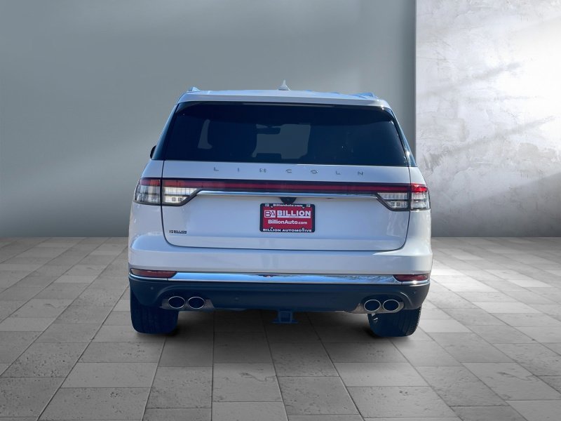 Used 2023 Lincoln Aviator Reserve w/ Equipment Group 201A image 5
