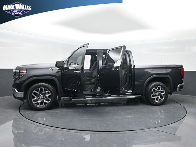 Used 2023 GMC Sierra 1500 SLT w/ SLT Premium Package AWD/4WD image 28