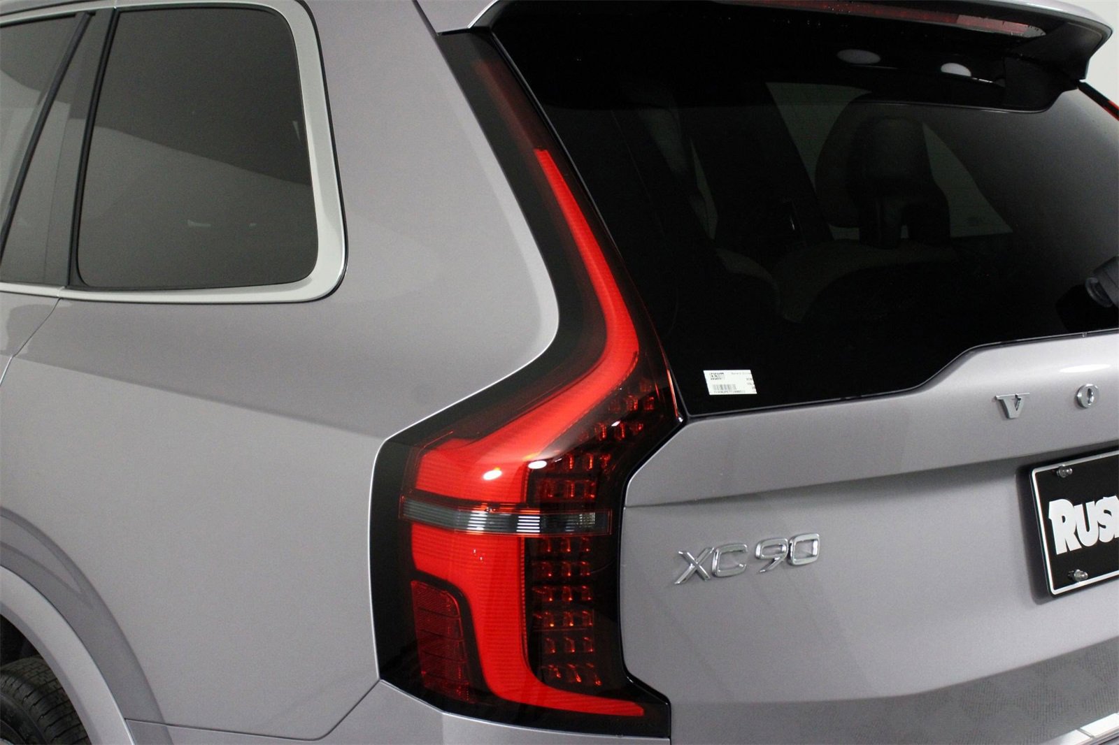 New 2026 Volvo XC90 B6 Plus w/ Protection Package Premier image 15