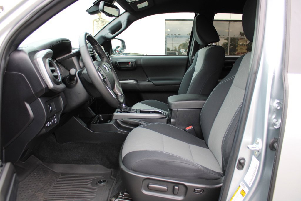 Used 2023 Toyota Tacoma TRD Off-Road AWD/4WD image 9