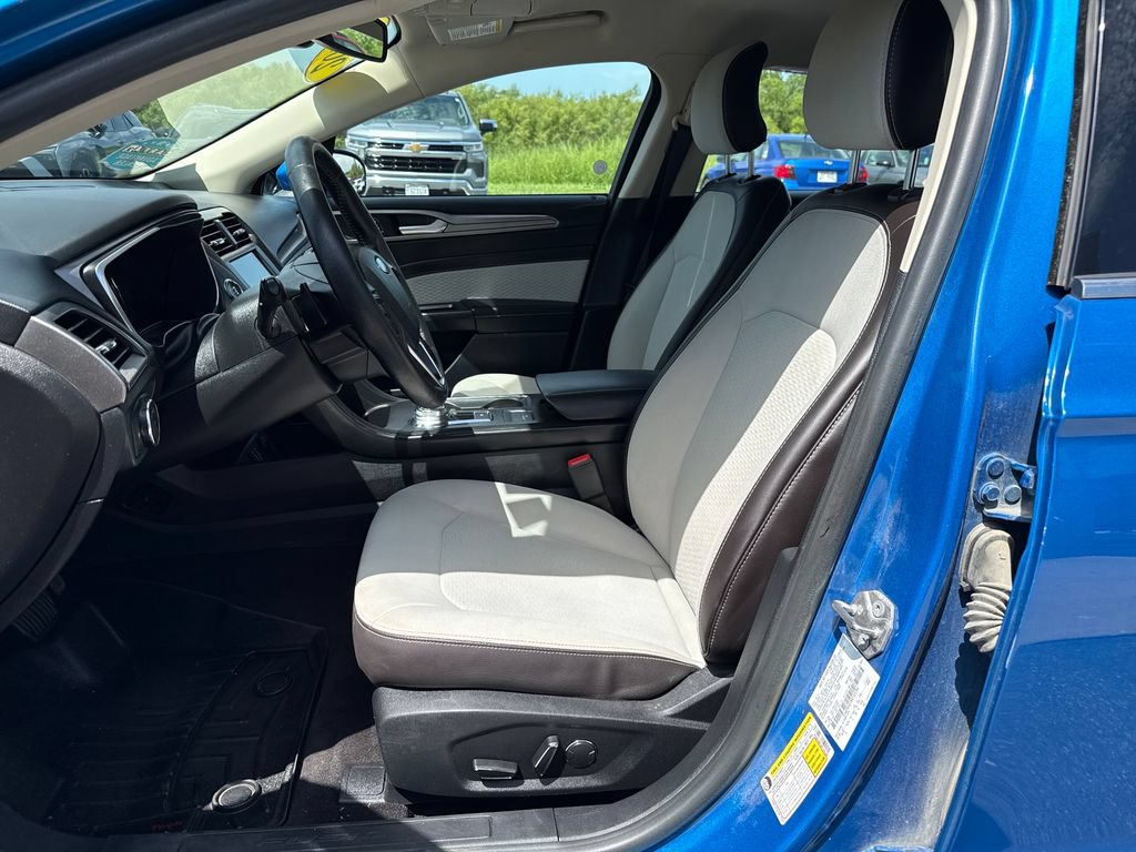 Used 2019 Ford Fusion SE w/ Equipment Group 151A FWD image 25