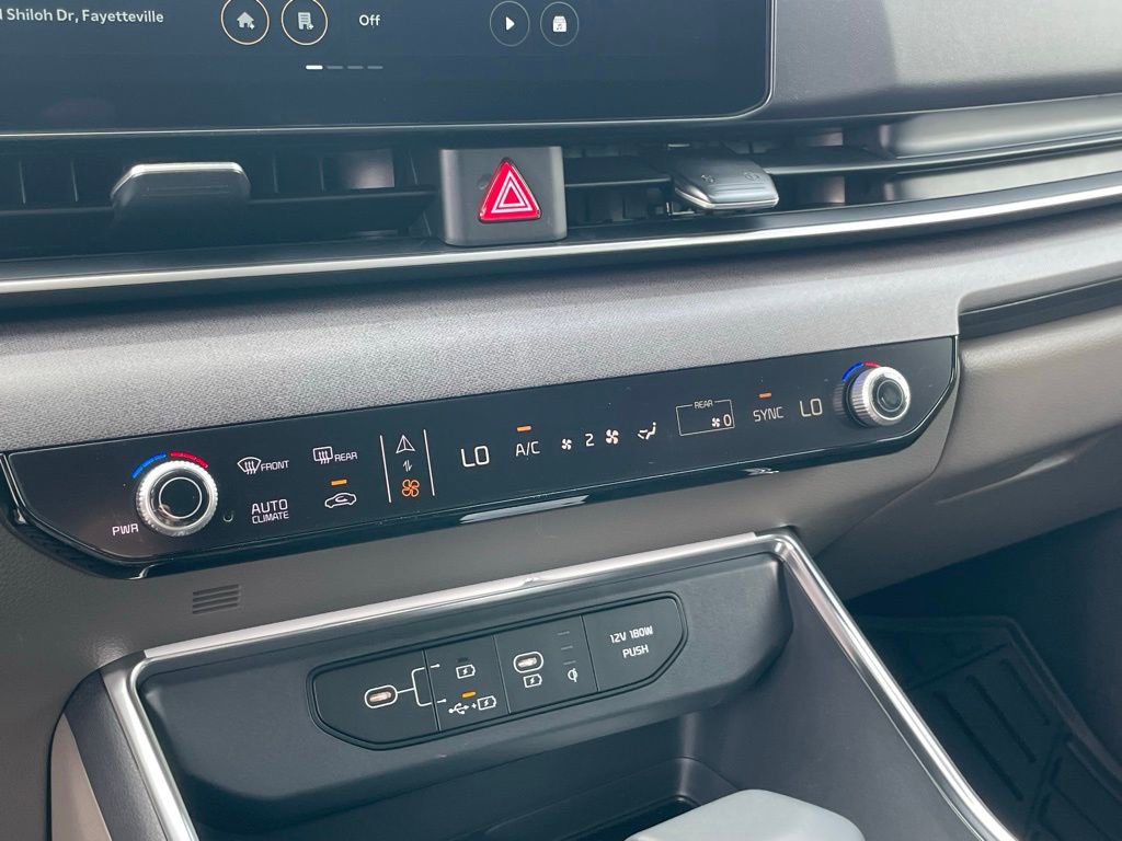 New 2026 Kia Carnival EX image 17