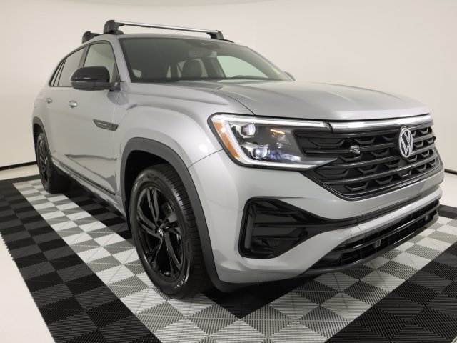 Used 2026 Volkswagen Atlas Cross Sport SEL R-Line AWD/4WD image 7