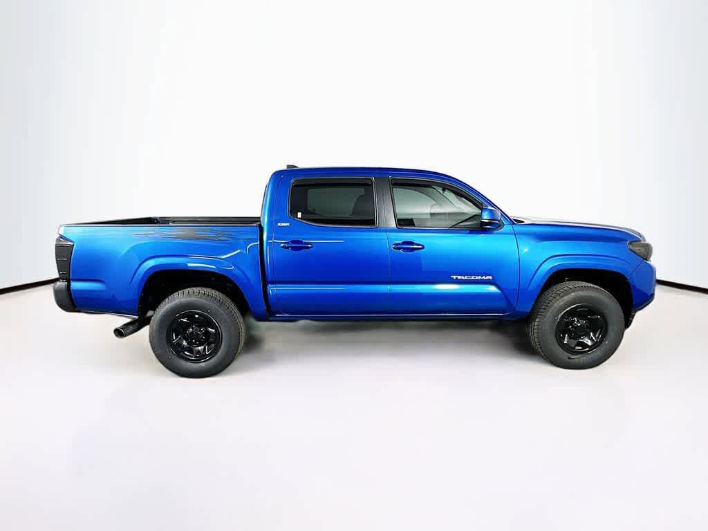 Used 2018 Toyota Tacoma SR5 RWD image 24