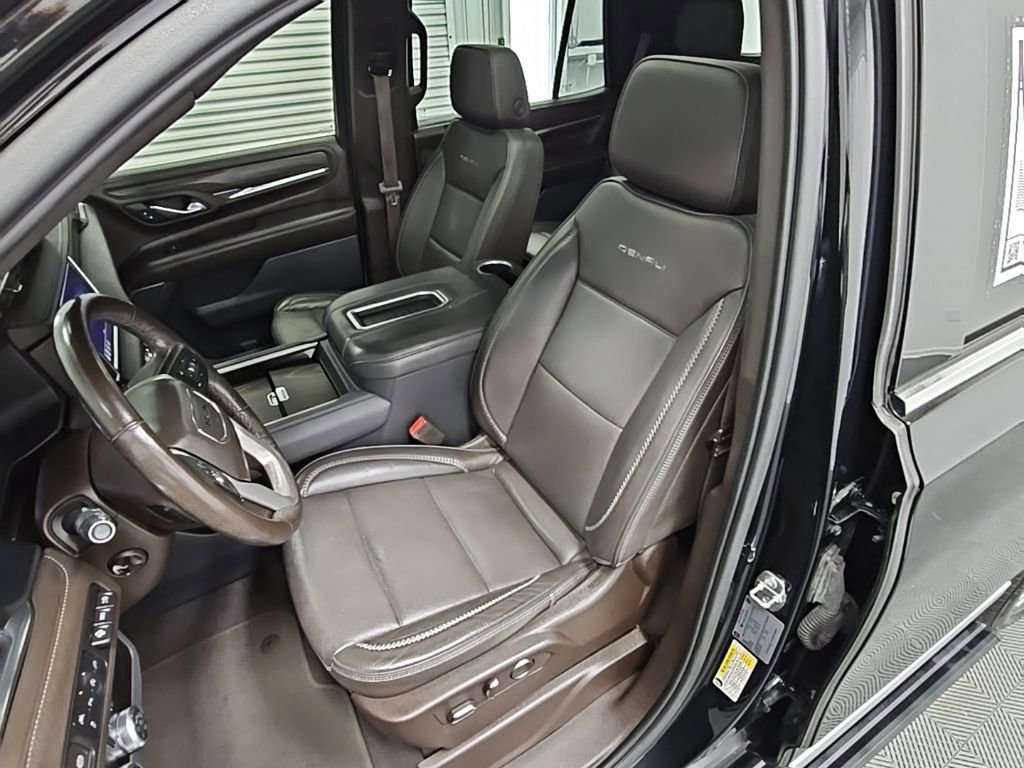 Used 2021 GMC Yukon Denali w/ Denali Premium Package image 32