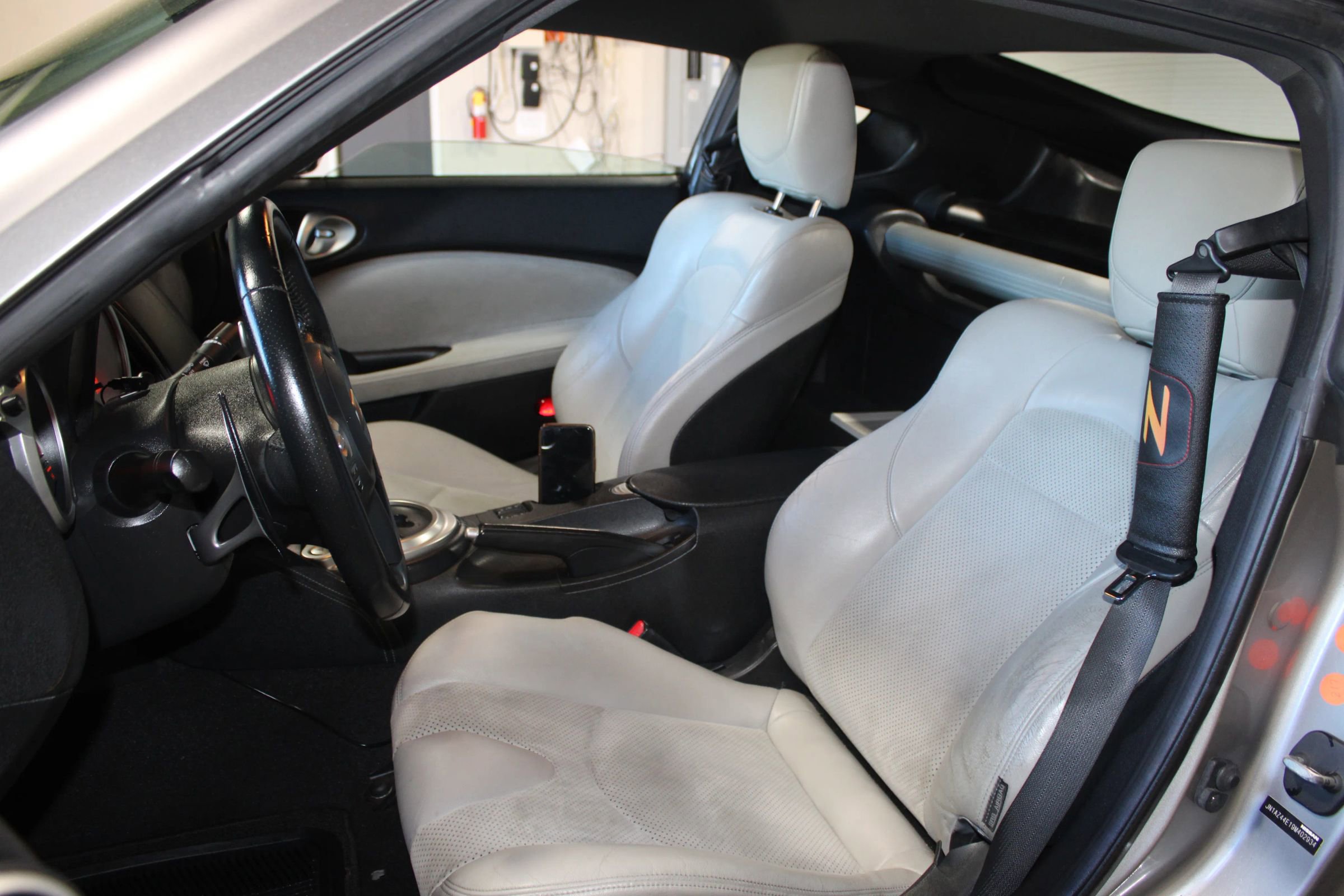 Used 2009 Nissan 370Z Touring w/ Sport Pkg image 19