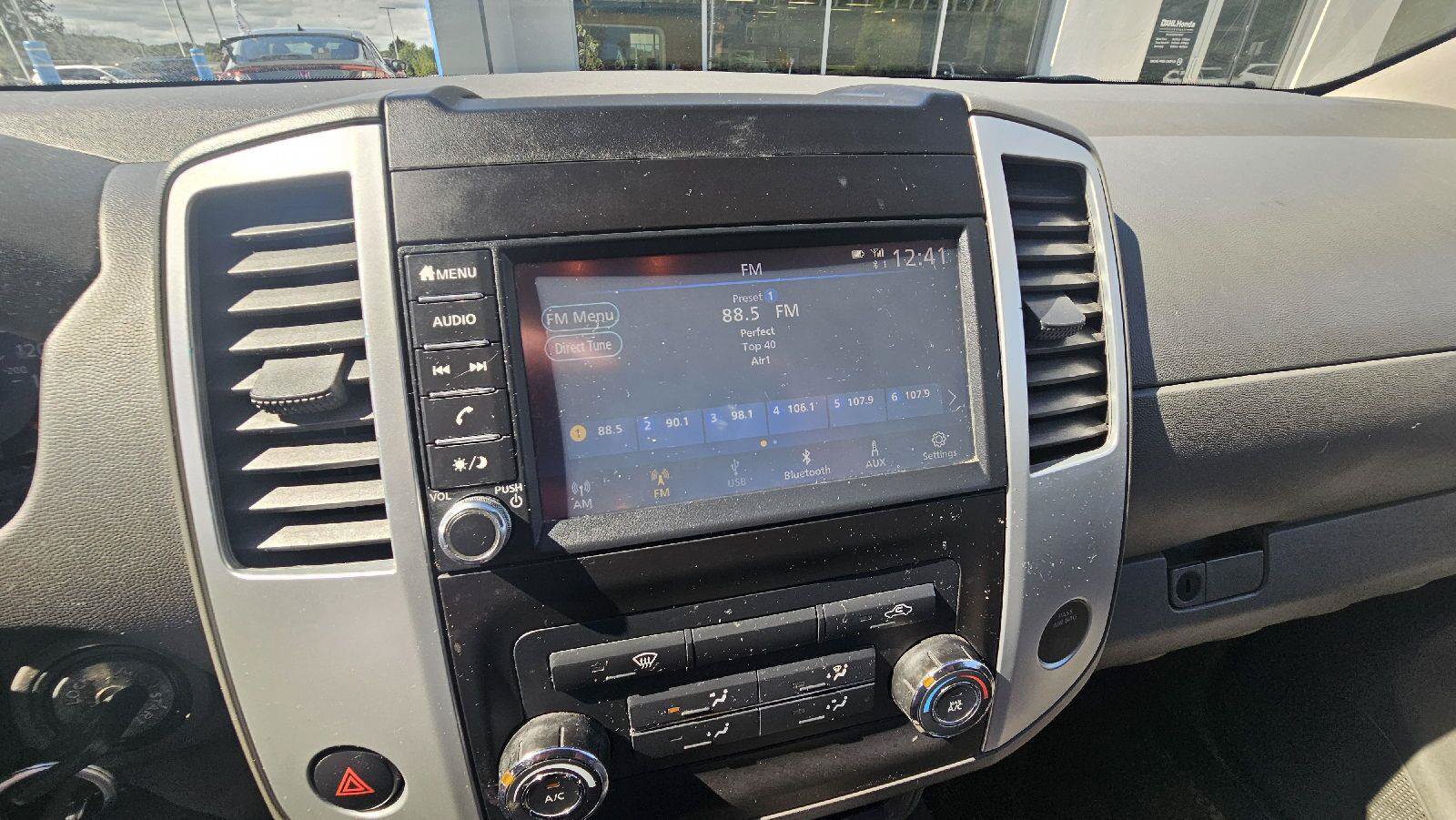 Used 2019 Nissan Frontier SV AWD/4WD image 8