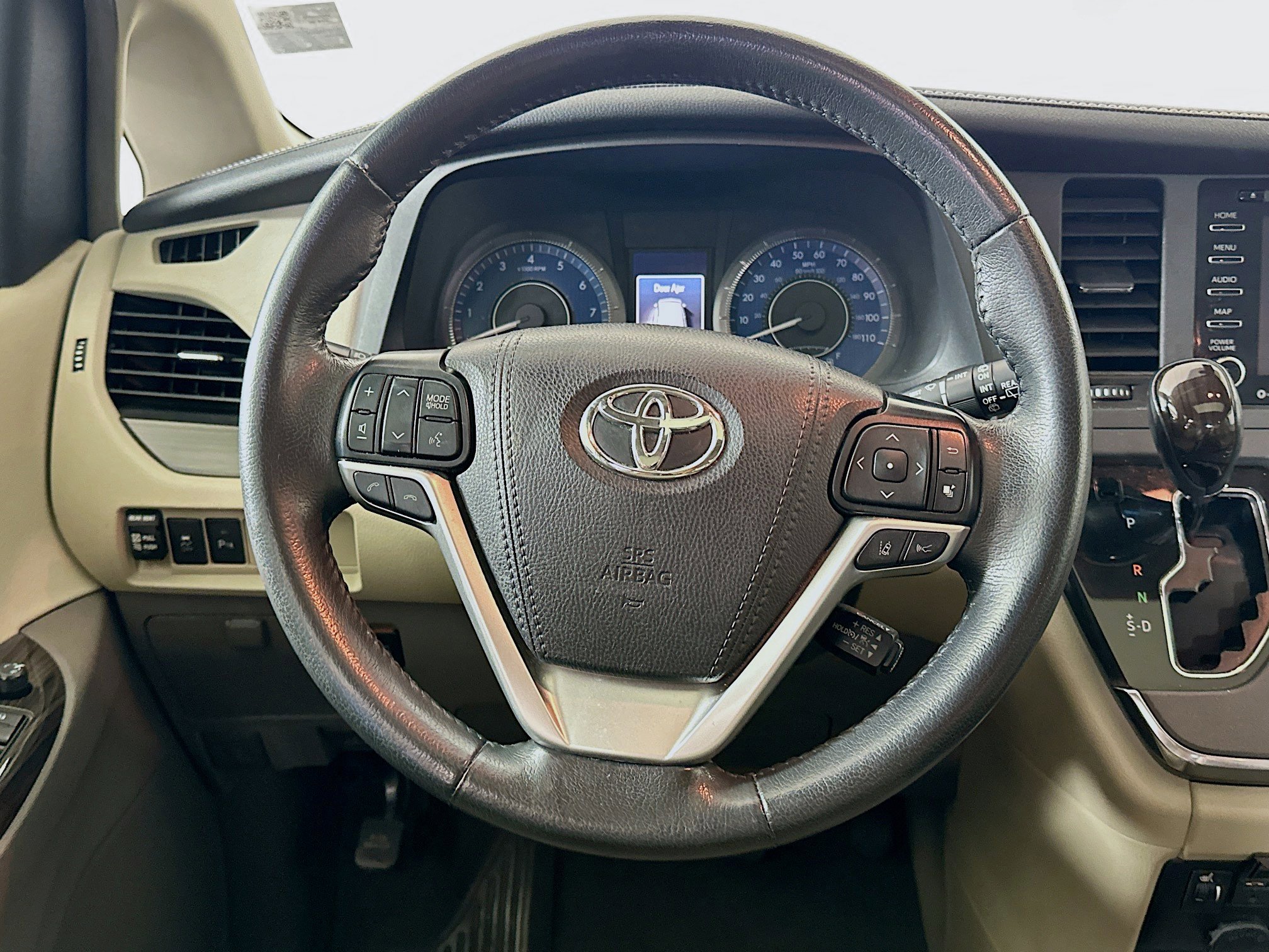 Used 2019 Toyota Sienna XLE Premium AWD/4WD image 18