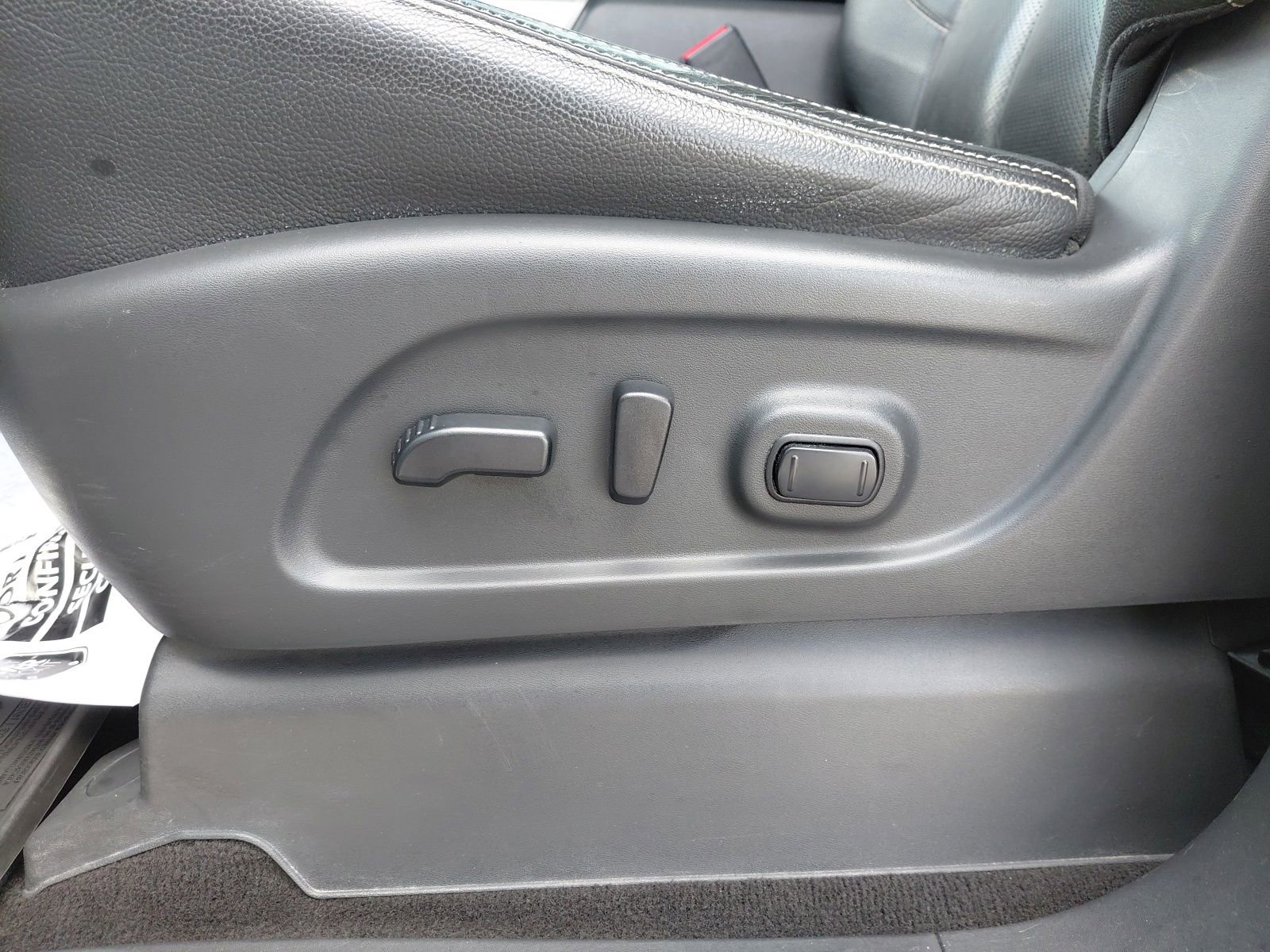 Used 2019 Nissan Titan PRO-4X image 23