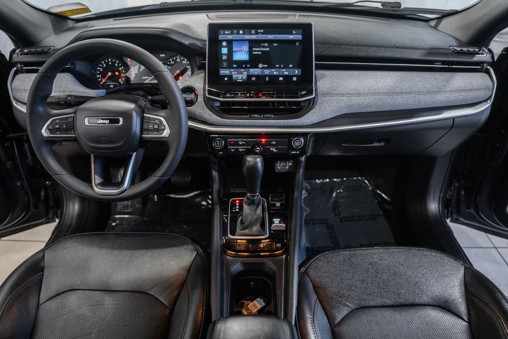 Used 2023 Jeep Compass Latitude w/ Sun and Sound Group AWD/4WD image 19