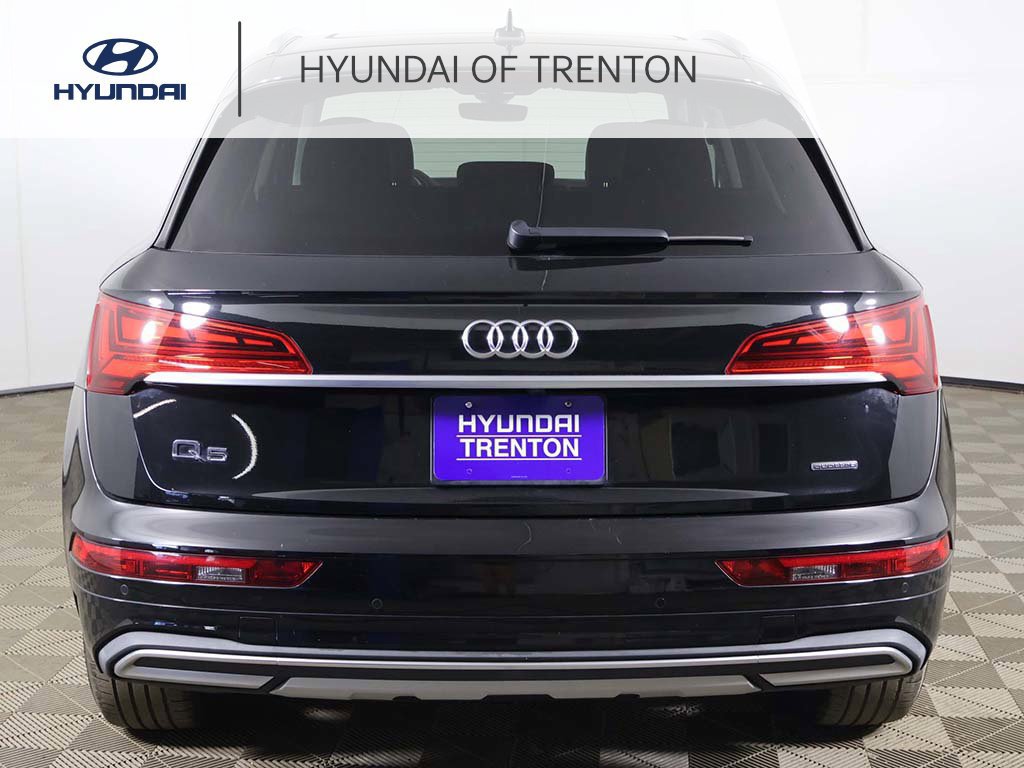 Used 2023 Audi Q5 2.0T Premium w/ Convenience Package AWD/4WD image 12