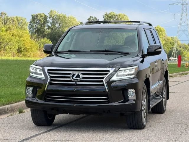 Used 2013 Lexus LX 570 4WD w/ Luxury Pkg image 8
