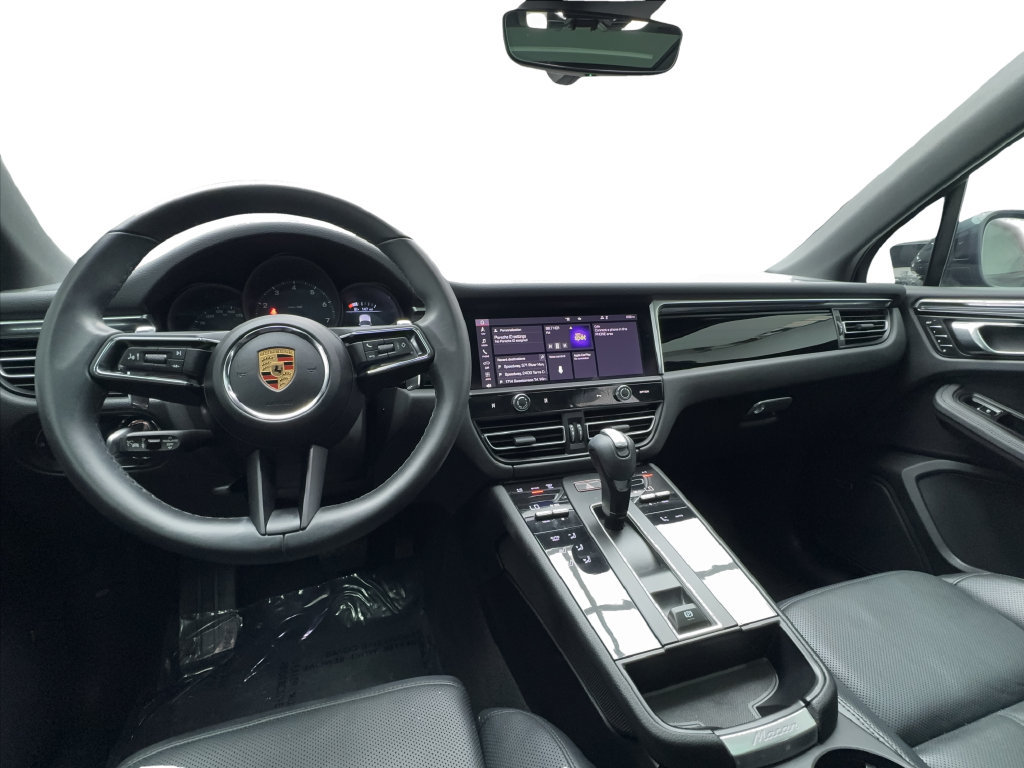 Used 2024 Porsche Macan Turbo AWD/4WD image 36