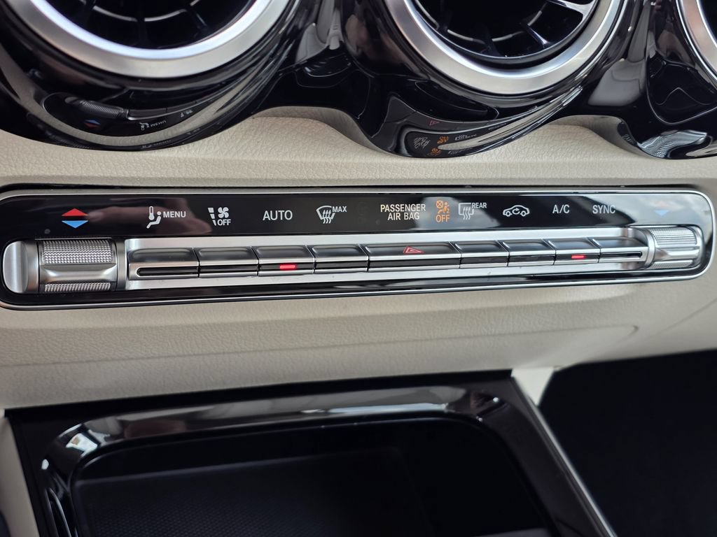 Used 2021 Mercedes-Benz GLB 250 image 24