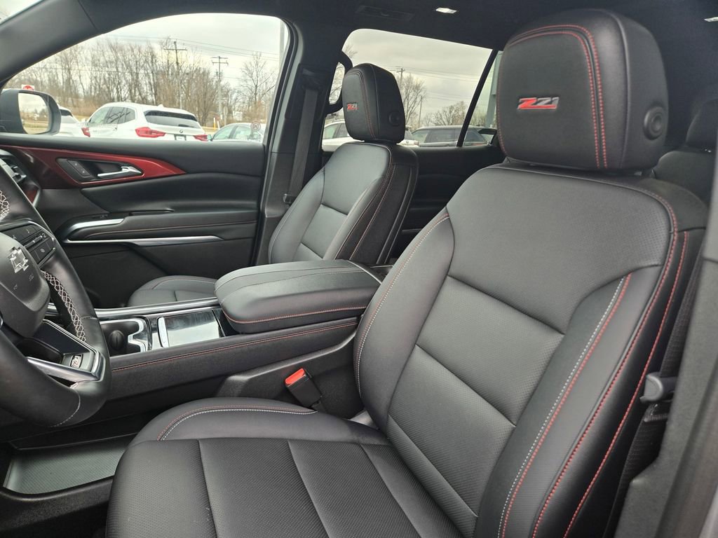 Used 2025 Chevrolet Traverse Z71 image 27