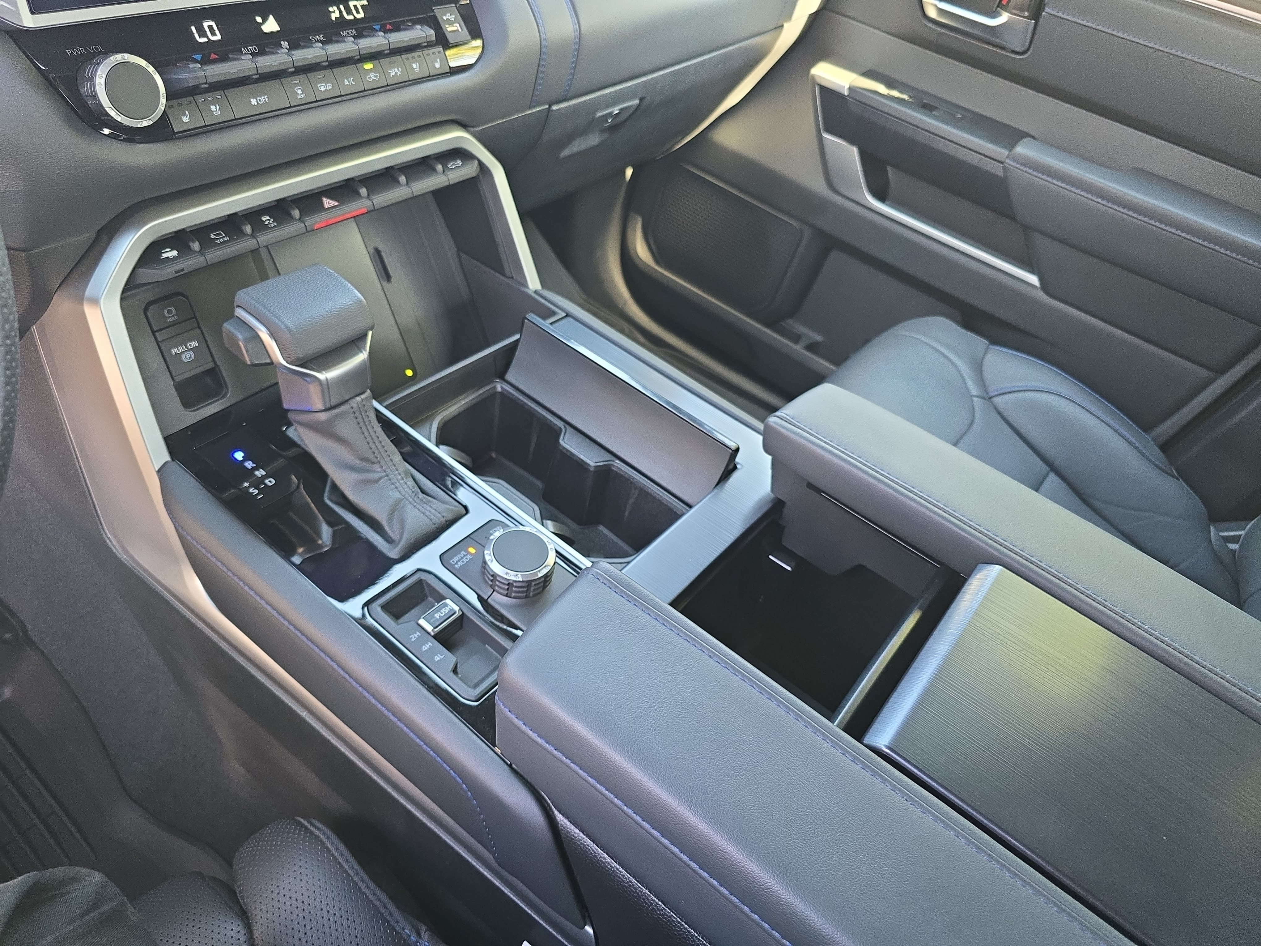 Used 2025 Toyota Tundra Platinum AWD/4WD image 25