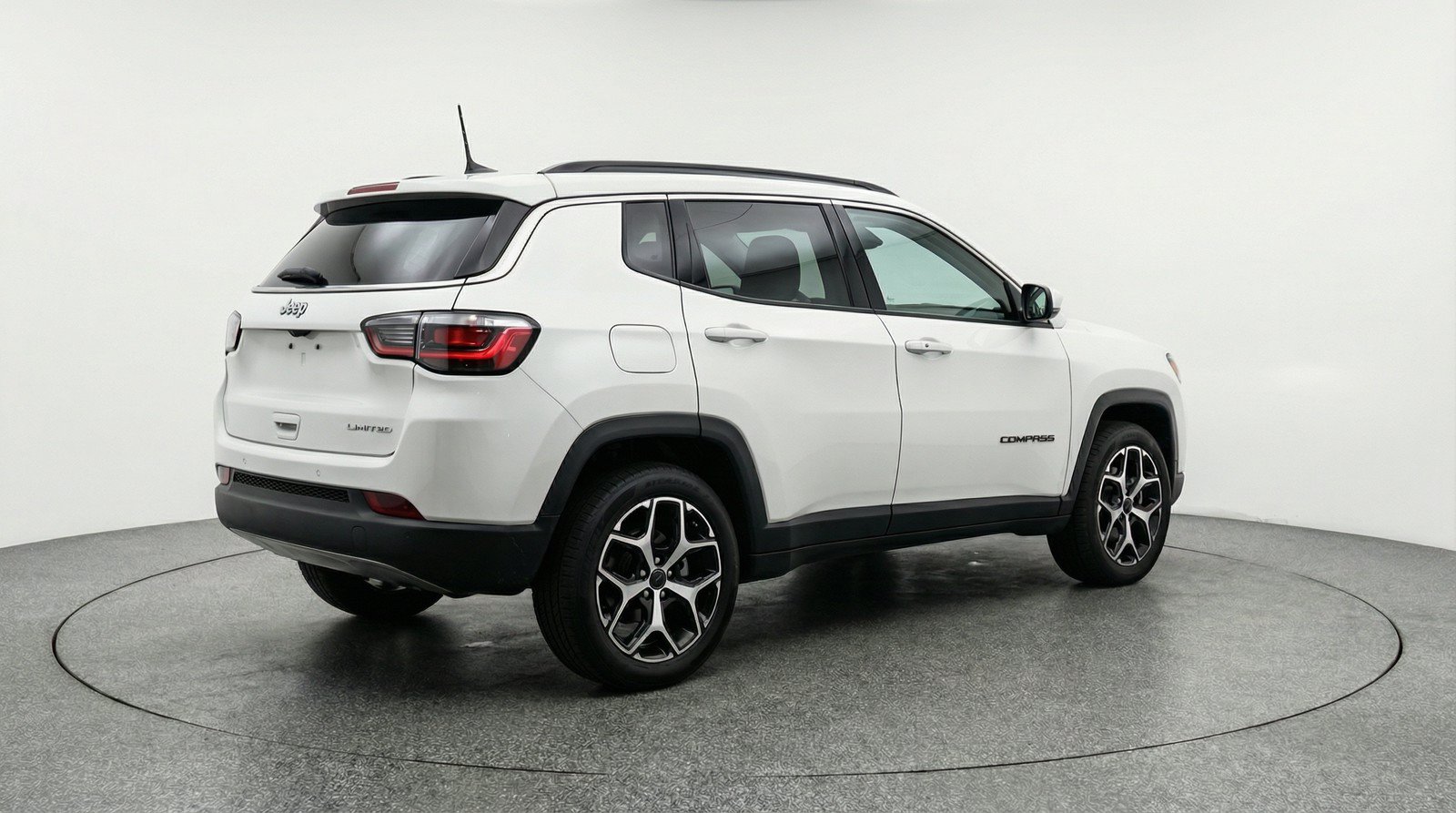 Used 2025 Jeep Compass Limited AWD/4WD image 9