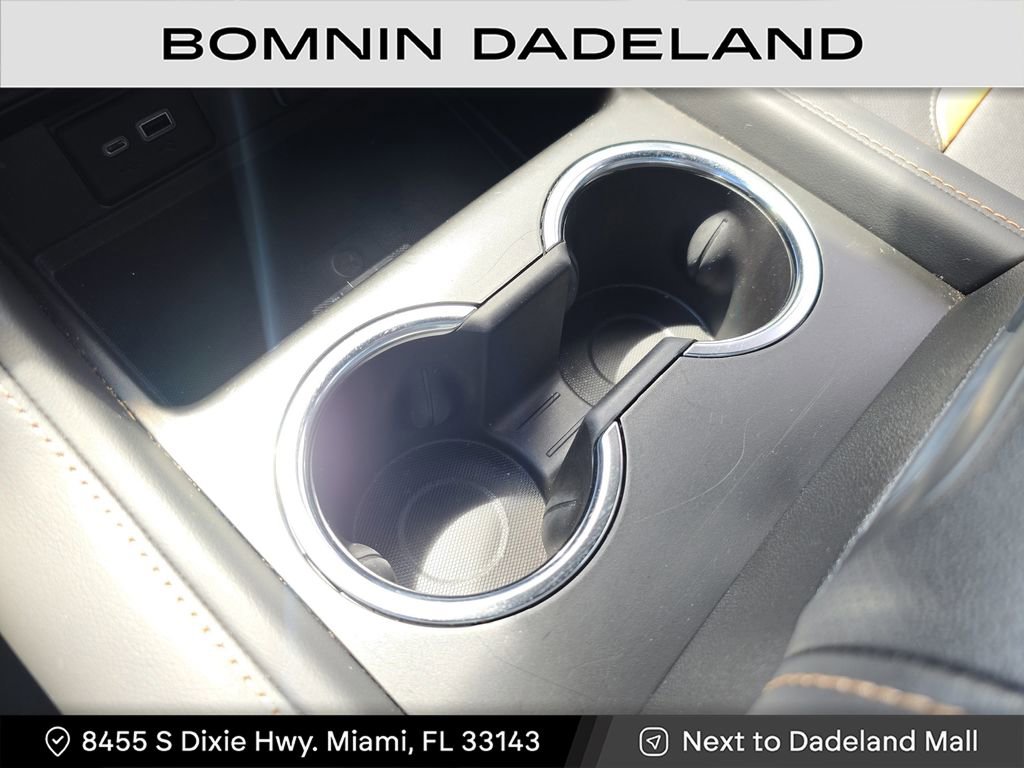 Used 2023 GMC Yukon AT4 w/ Technology Package image 28