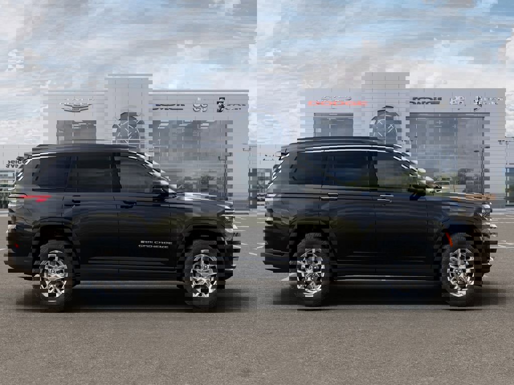 New 2025 Jeep Grand Cherokee L Laredo w/ Luxury Tech Group I image 23