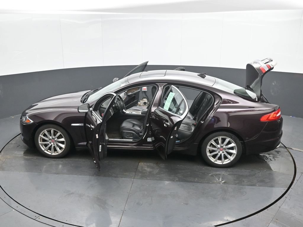 Used 2015 Jaguar XF Premium image 48