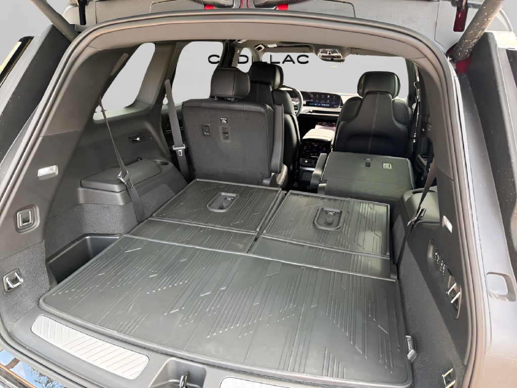 New 2027 Cadillac Vistiq Sport w/ LPO, Floor Liner Package AWD/4WD image 40