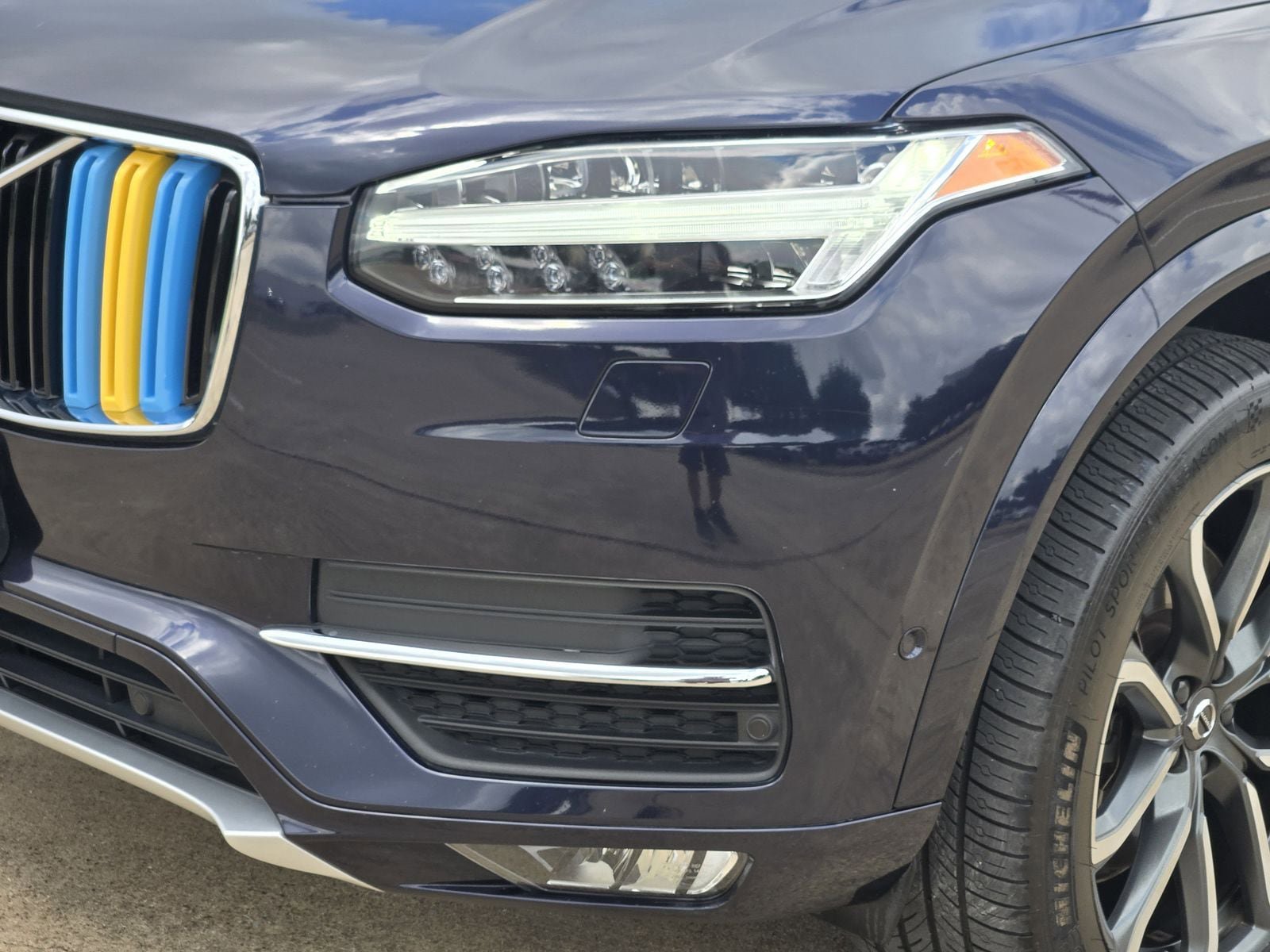 Used 2016 Volvo XC90 T6 Momentum w/ Momentum Plus Package AWD/4WD image 10