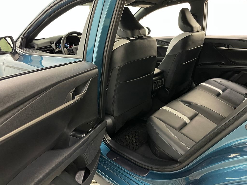 Used 2025 Toyota Camry SE image 39