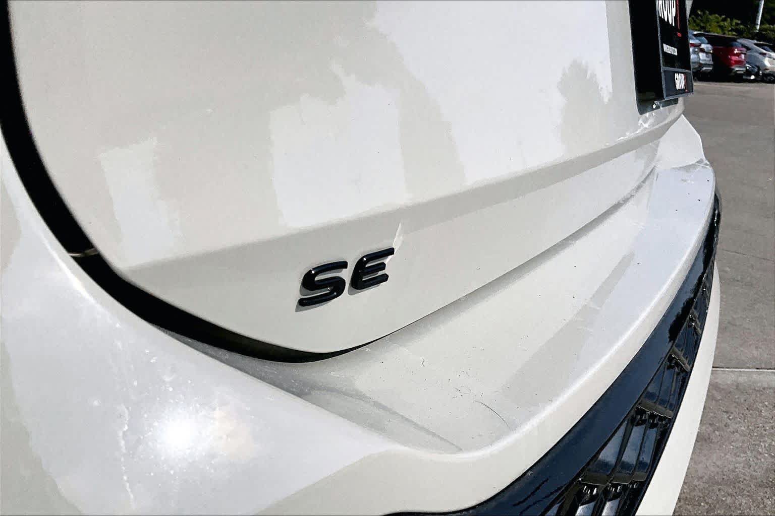 Used 2025 Volkswagen Tiguan SE R-Line AWD/4WD image 9