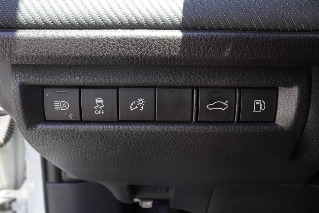 Used 2025 Toyota Camry SE w/ Multimedia Upgrade Package FWD image 19