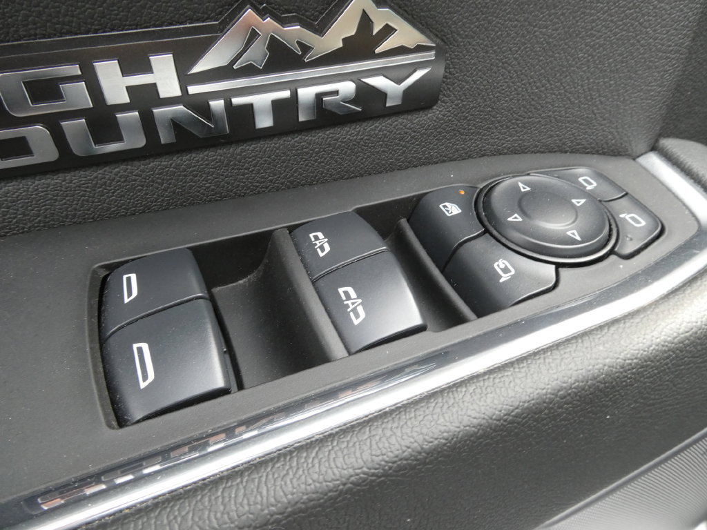 Certified 2025 Chevrolet Silverado 1500 High Country w/ Technology Package AWD/4WD image 24