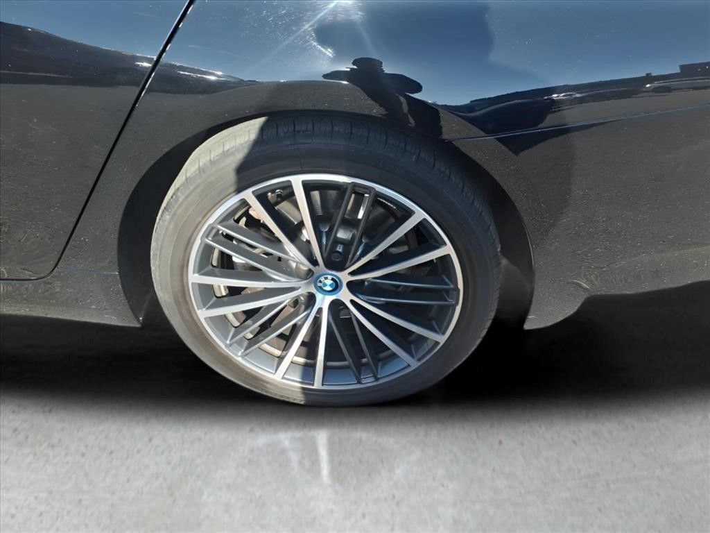 Used 2023 BMW 530e xDrive AWD/4WD image 8