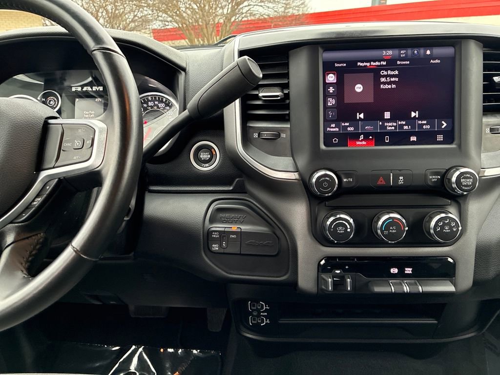Used 2024 RAM 3500 Big Horn AWD/4WD image 18