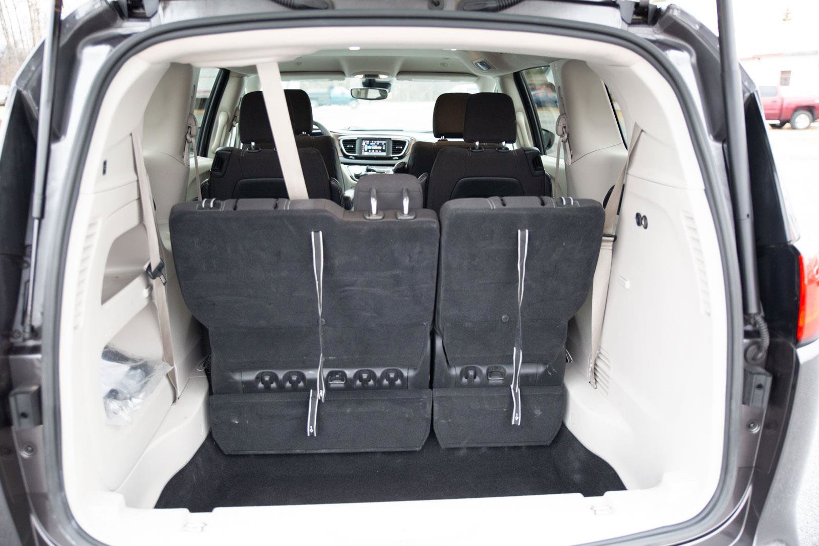 Used 2023 Chrysler Voyager LX image 23