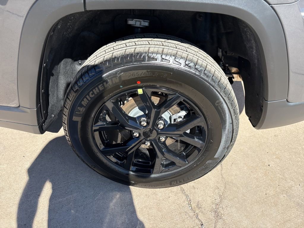 New 2026 Jeep Grand Cherokee Altitude AWD/4WD image 10