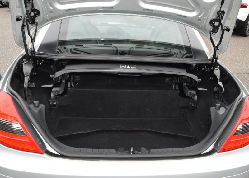 Used 2011 Mercedes-Benz SLK 350 image 10