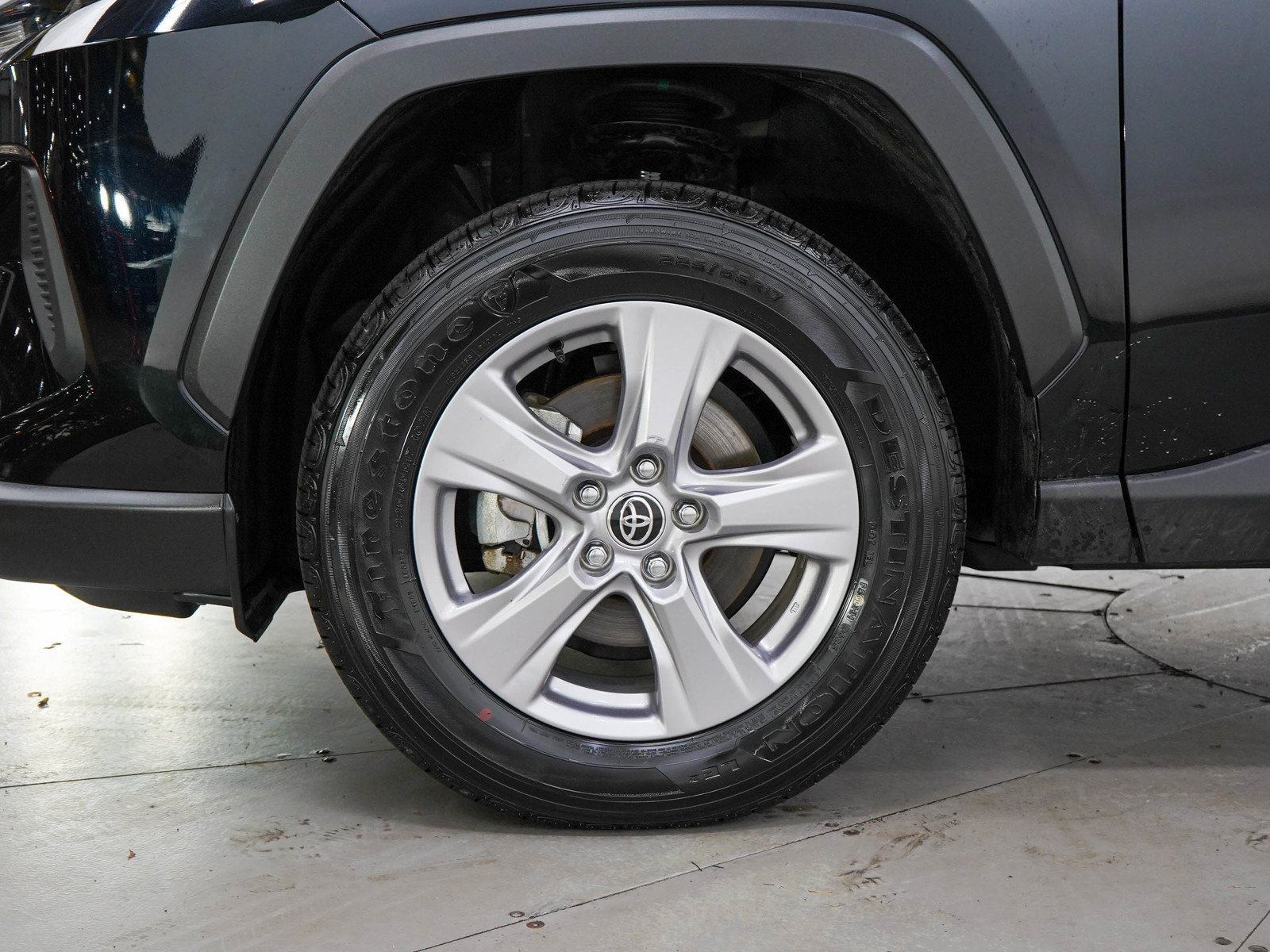 Used 2025 Toyota RAV4 XLE AWD/4WD image 28