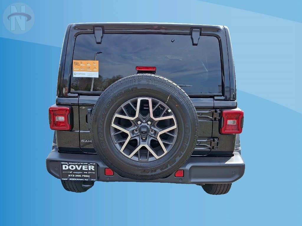 Used 2026 Jeep Wrangler Unlimited Sahara AWD/4WD image 14