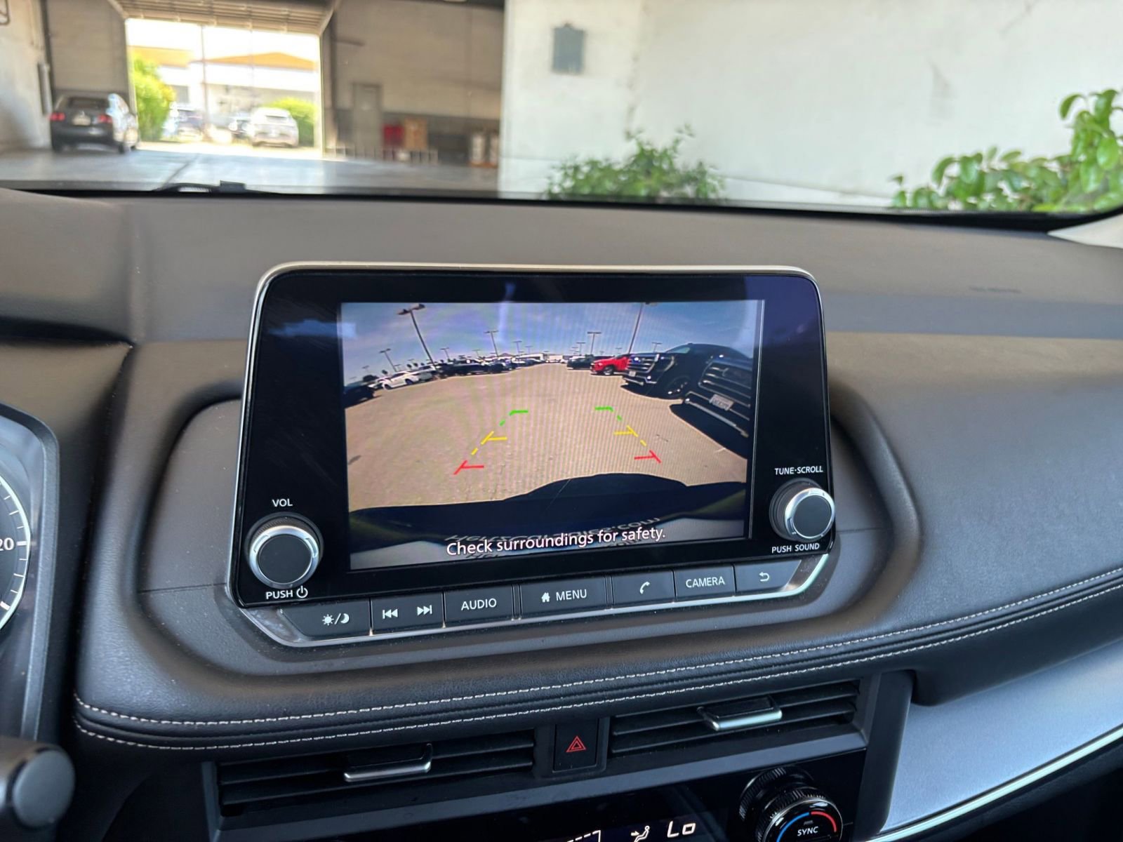 Used 2025 Nissan Rogue SV FWD image 25