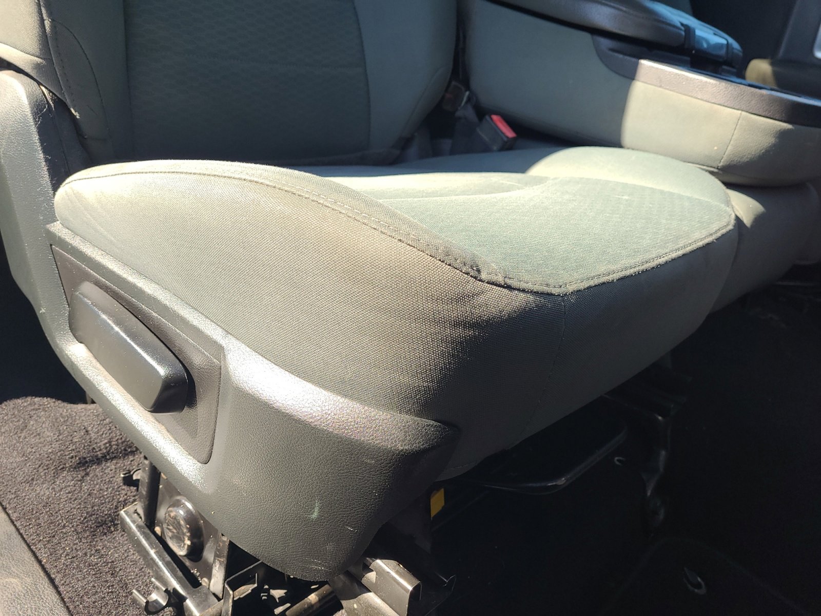 Used 2018 RAM 2500 Tradesman w/ Chrome Appearance Group image 30